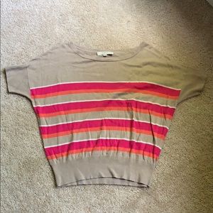 Short sleeve sweater